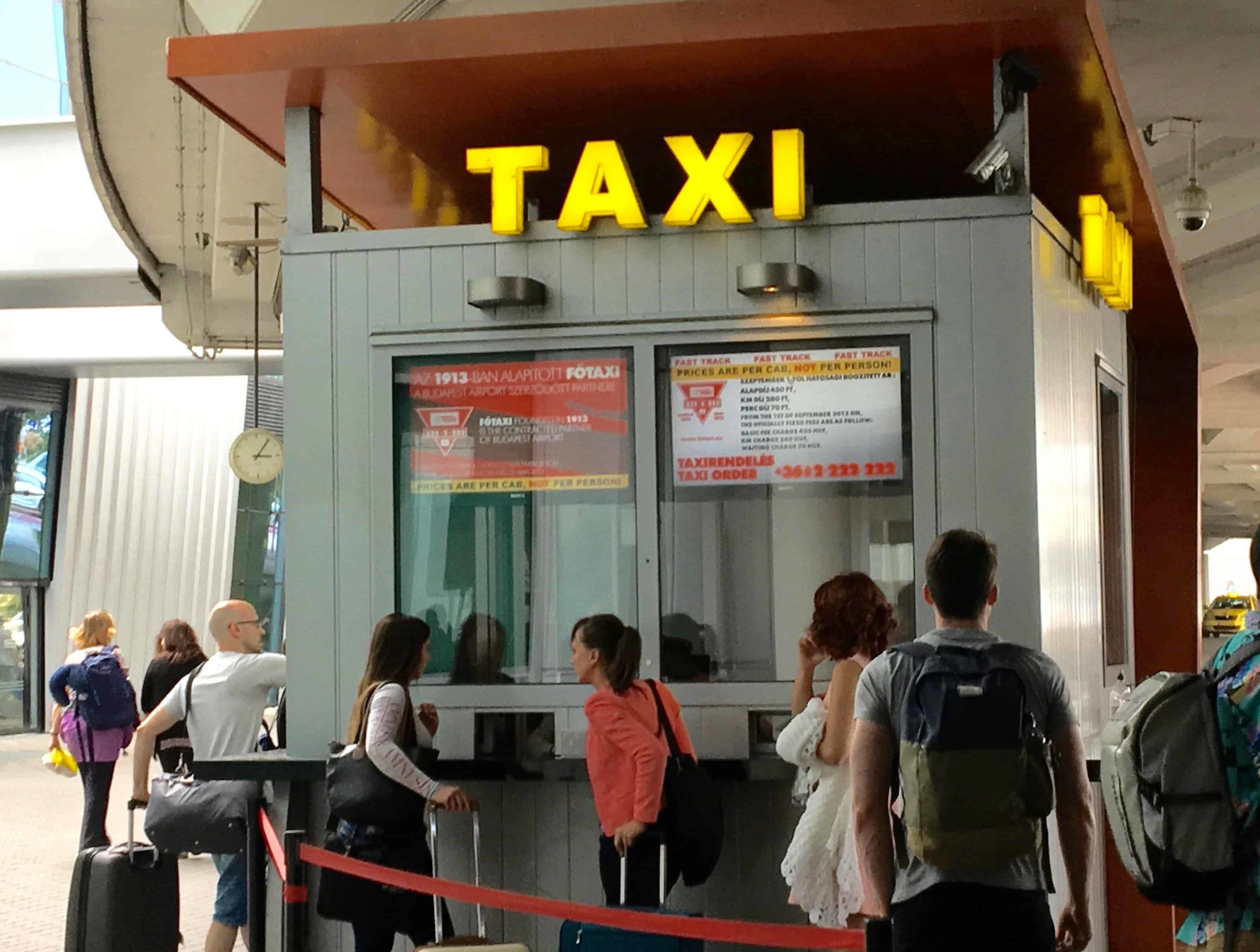 Budapest airport taxi