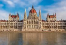 Budapest Must-see sights budapest_must_see_parliament