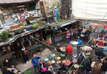 Szimpla Kert, the first Ruin Bar of Budapest ruin bar Budapest Szimpla