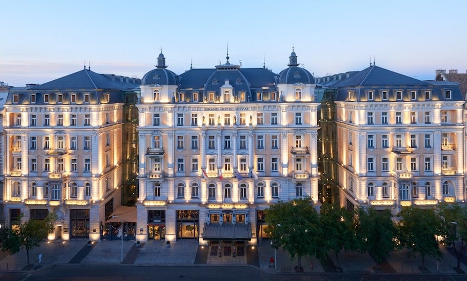 HOTEL CORINTHIA